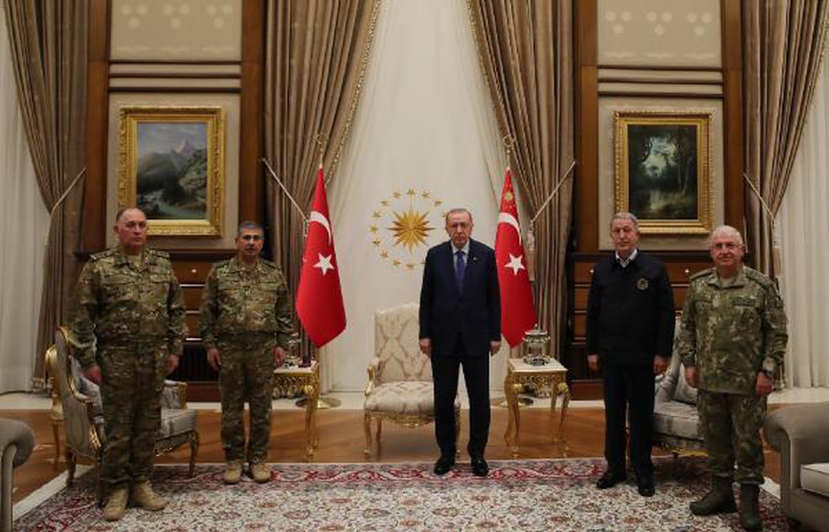 Son dakika haberleri! Cumhurbaşkanı Erdoğan, Azerbaycan Savunma Bakanı ve Genelkurmay Başkanı\'nı kabul etti
