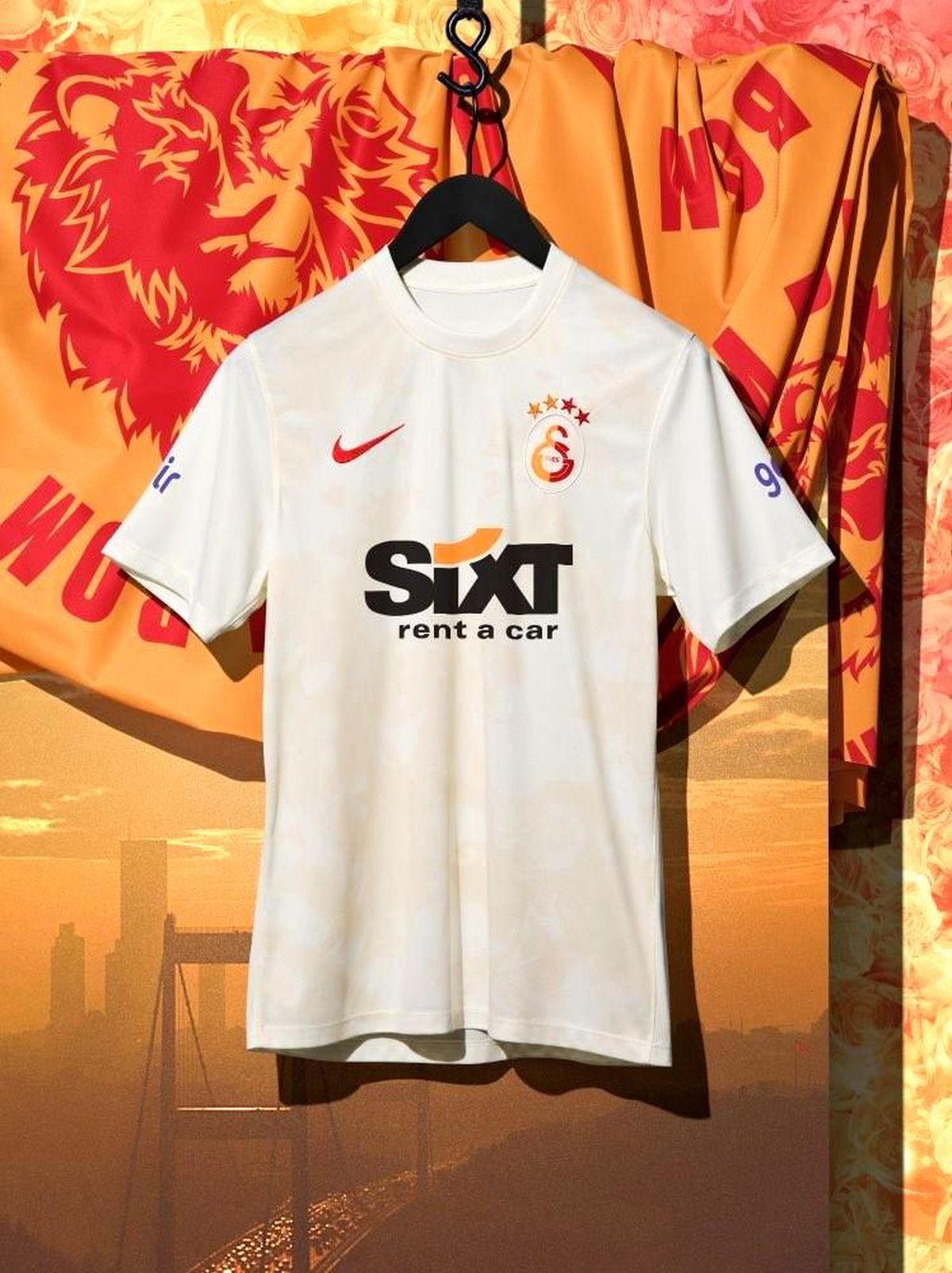 Galatasaray, 3. formasını tanıttı: "Şehrinin tutkusundan ilham aldı, tarih yazmaya geliyor.