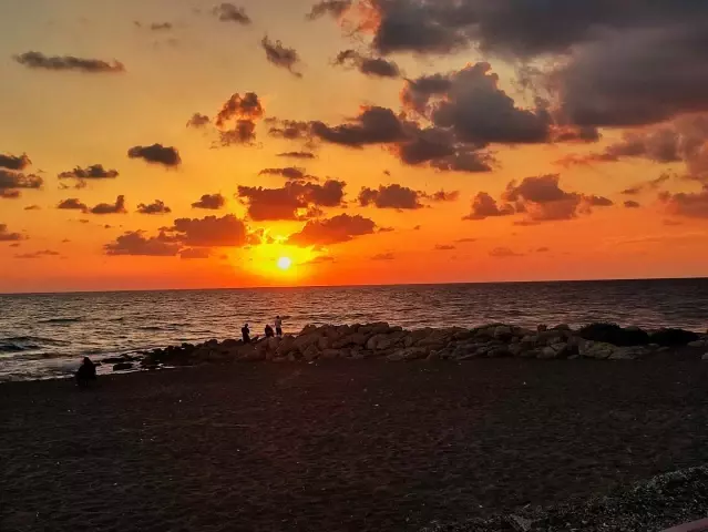 Gün batımı manzarası görenleri hayran bıraktı Gün batımı manzarası görenleri hayran bıraktı