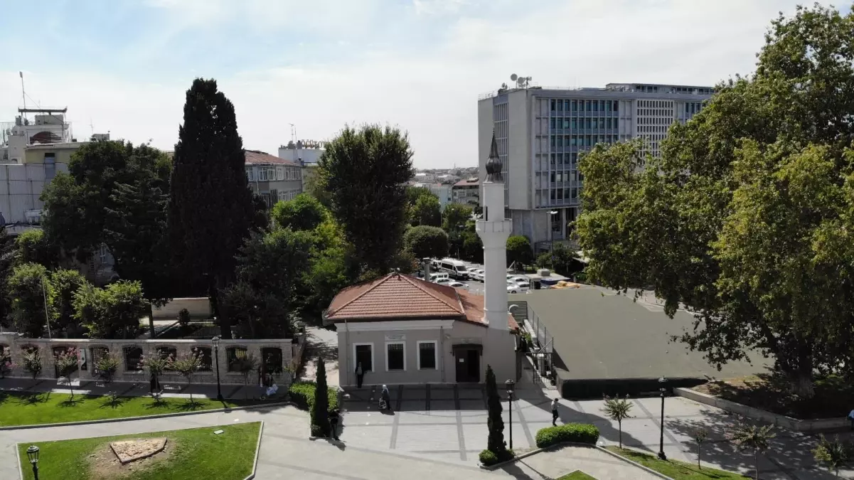 İstanbul\'un en uzun isimli camisi: Kadı Hüsameddin Çamaşırcı Hacı Mustafa Efendi 18 Sekbanlar Camii