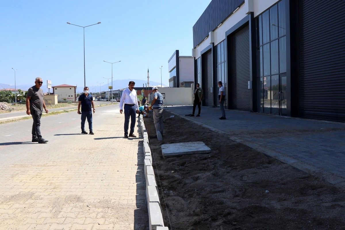 Nazilli Belediyesi yol çalışmalarını sürdürüyor