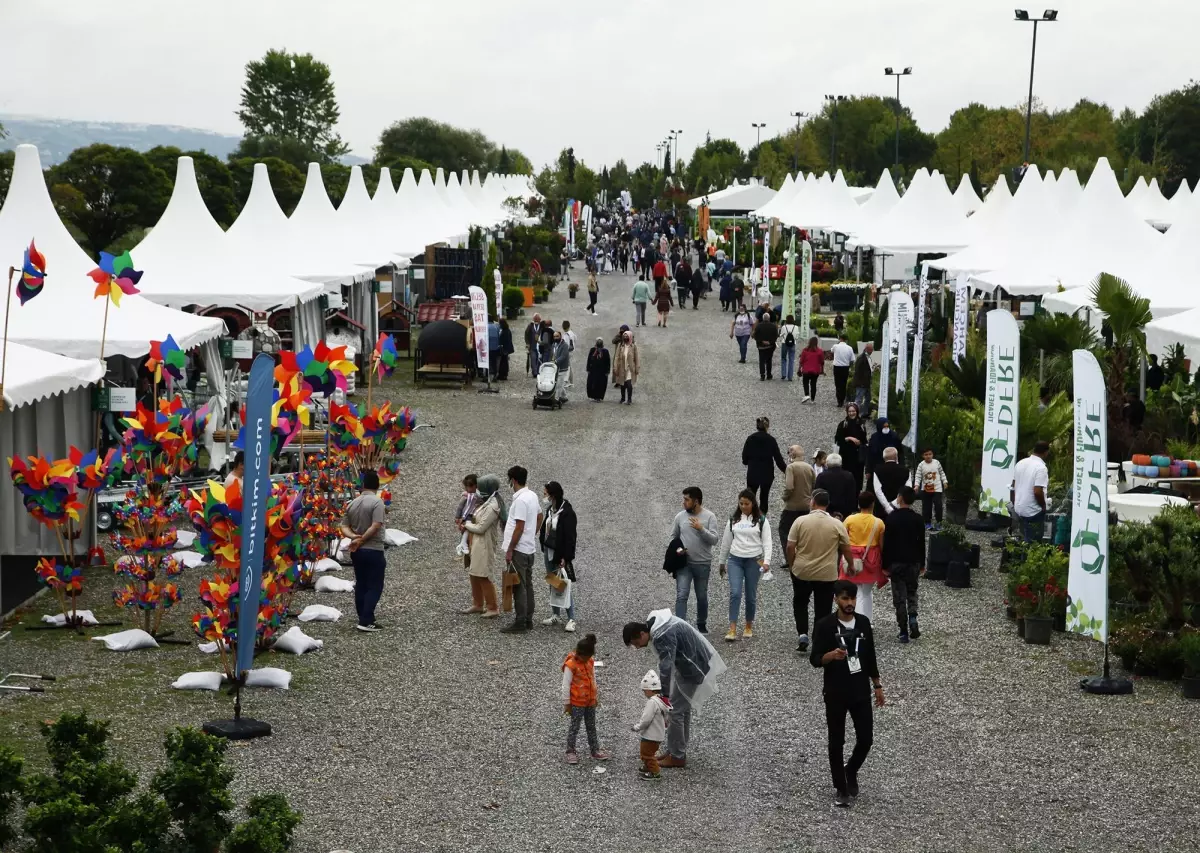 Peyzaj, Süs Bitkileri, Bahçe Sanatları ve Ekipmanları Fuarı\'nı 30 bin kişi ziyaret etti