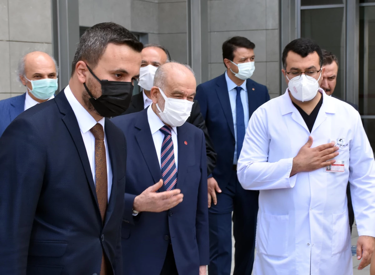 Saadet Partisi Genel Başkanı Karamollaoğlu, YİK Başkanı Asiltürk\'ü hastanede ziyaret etti