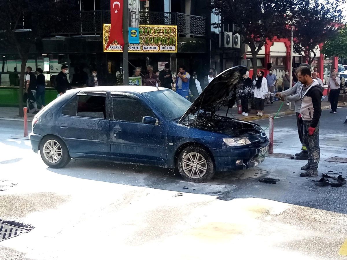 Seyir halindeyken alev aldı