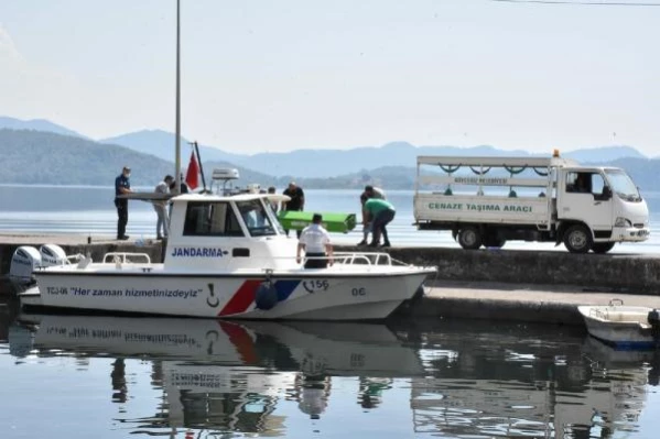 Tur teknesinde asker eğlencesi kanlı bitti: 1 ölü, 12 gözaltı
