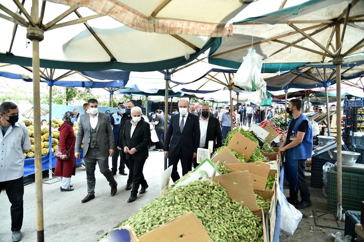 Ahilik Haftası\'nda esnafla buluştular