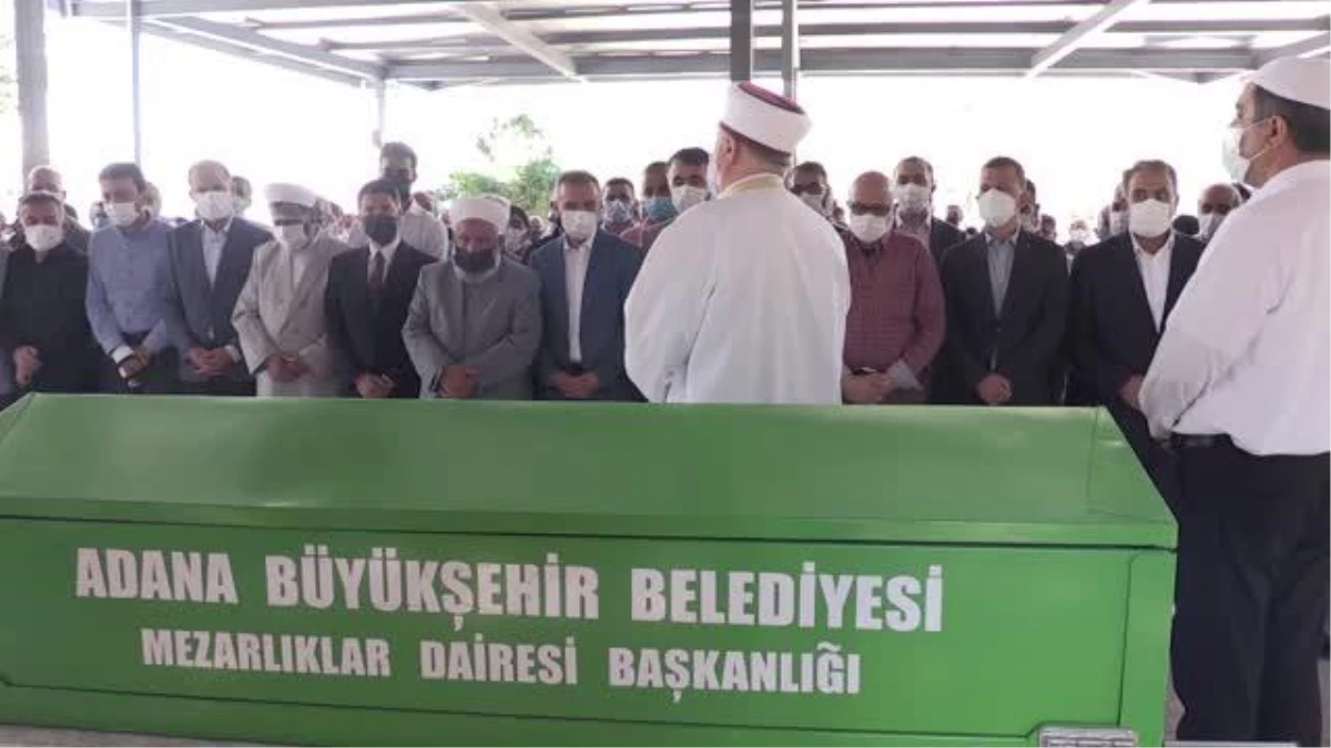 AK Parti Adana Milletvekili Erdinç\'in kız kardeşi son yolculuğuna uğurlandı