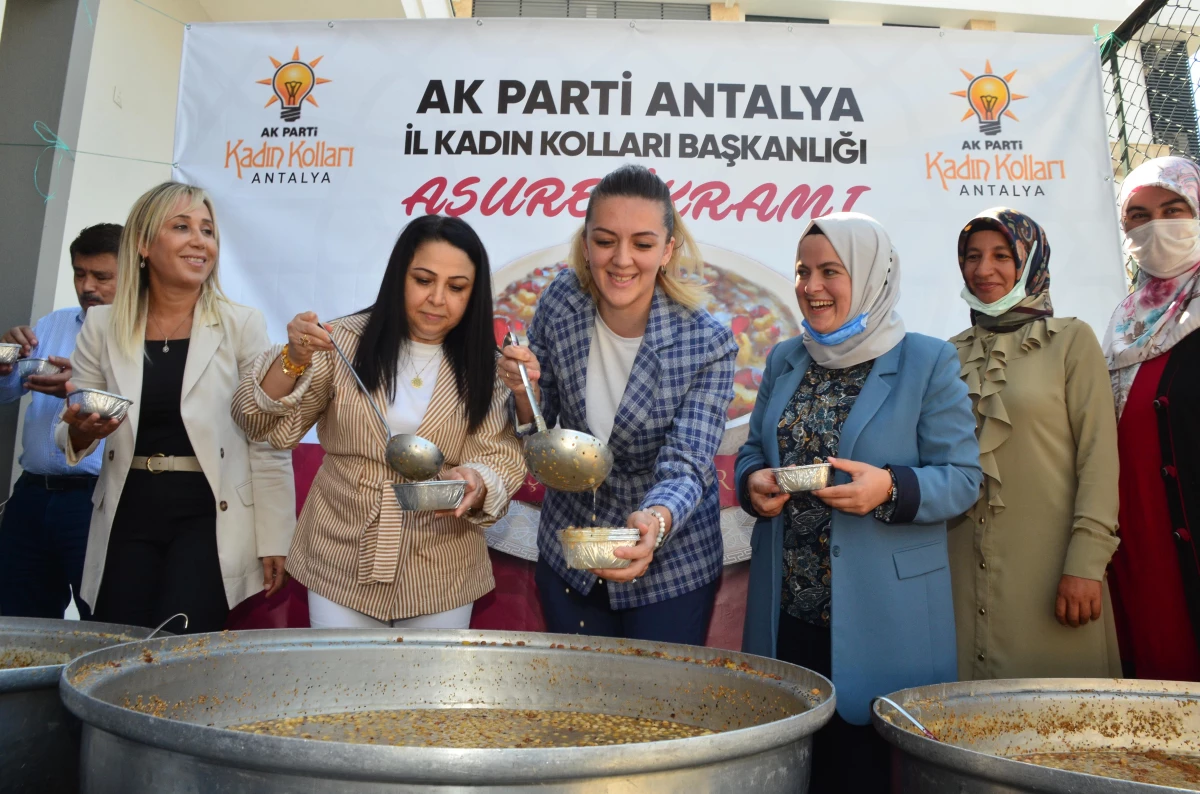 AK Parti Antalya Kadın Kolları\'ndan yangınzedelere aşure ikramı