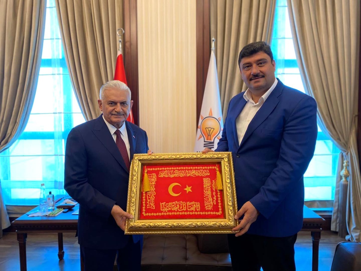AK Parti Genel Başkanvekili Yıldırım ve Başkan Oğuz Kahramankazan\'ı konuştu