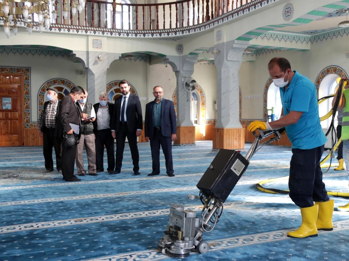 Başkan Ertuğrul Cevahir: "Cami temizliği hizmetimiz kesintisiz devam edecek"