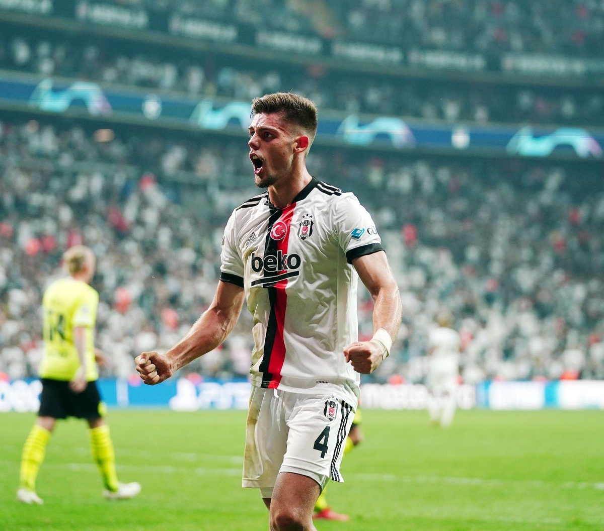 Beşiktaş, Vodafone Park\'taki 300. golünü attı