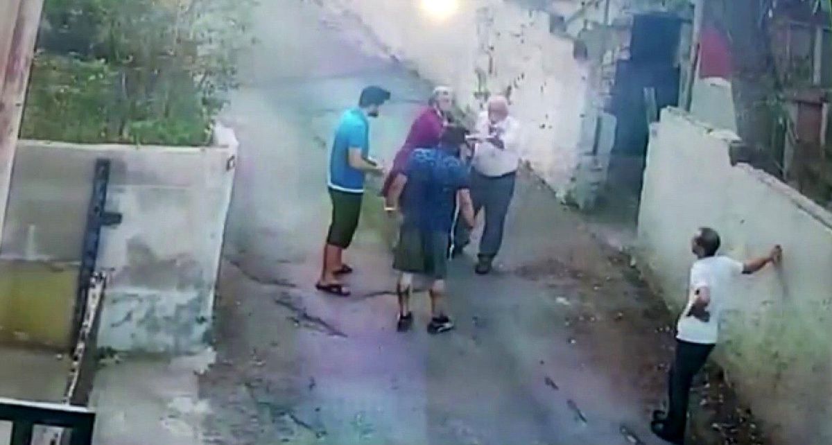 Beykoz\'da sokak köpeğini besleyen hayvansevere tehdit kamerada