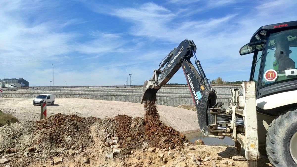 Bilecik\'in dört bir köşesinde çalışmalar devam ediyor