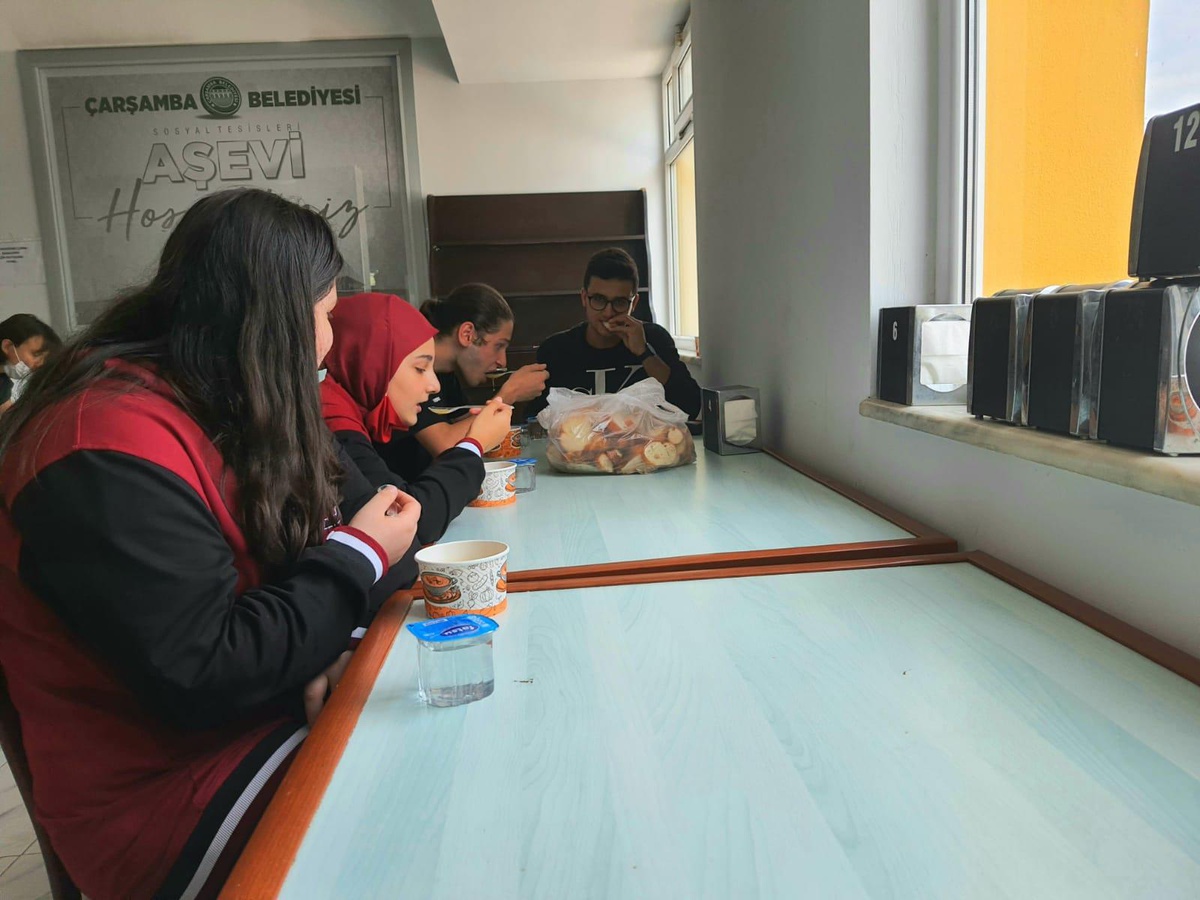 Çarşamba Belediyesi Aşevi öğrencilere de hizmet vermeye başladı