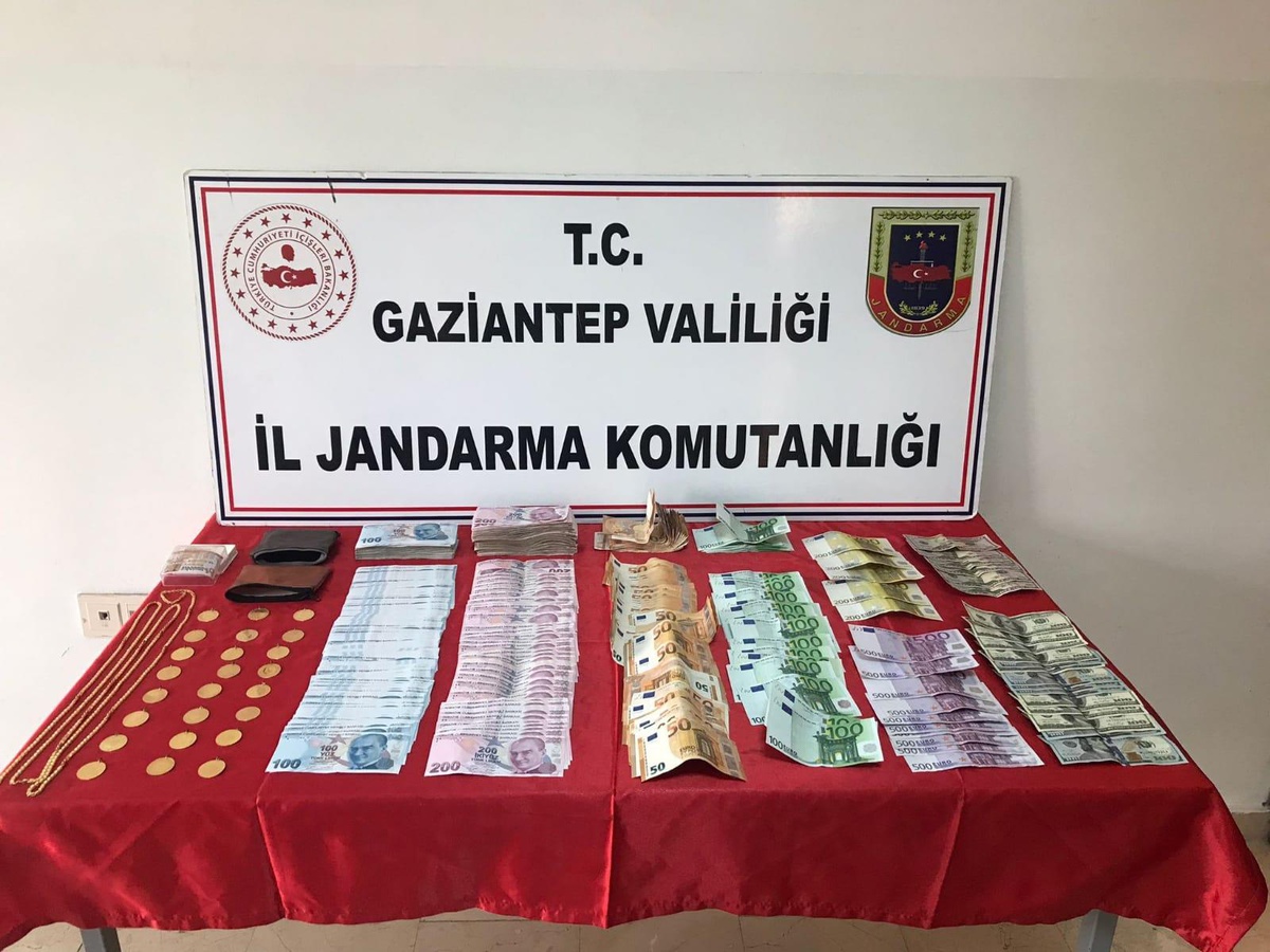 Gaziantep\'te ziynet eşyası ve döviz çalan şüpheli yakalandı
