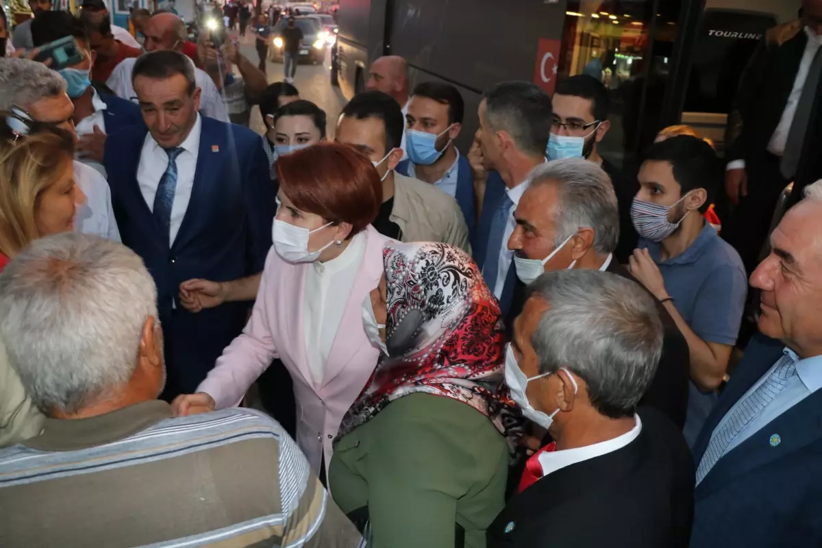 İYİ Parti Genel Başkanı Akşener, esnafı ziyaret etti