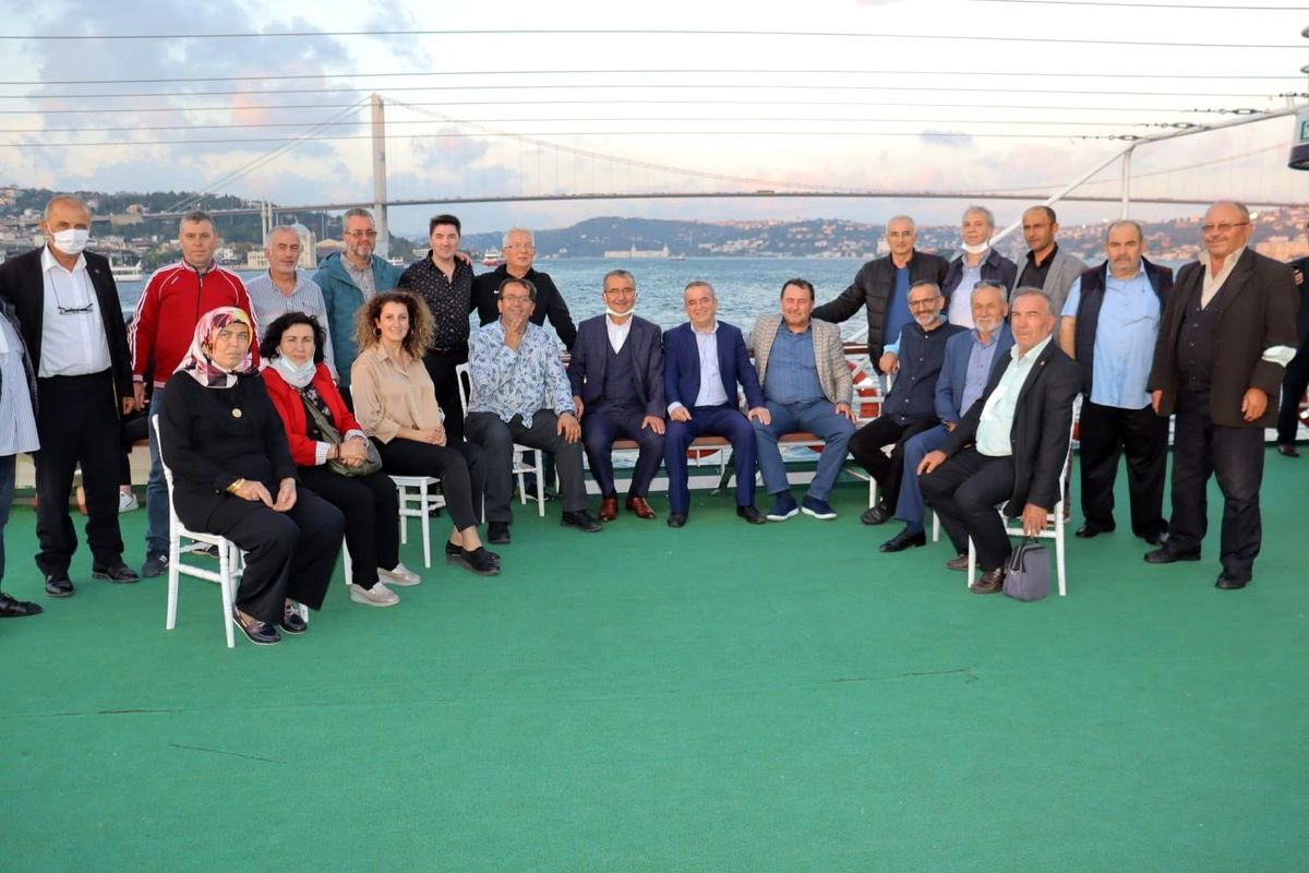İzmitli muhtarlar boğaz turuyla stres attı