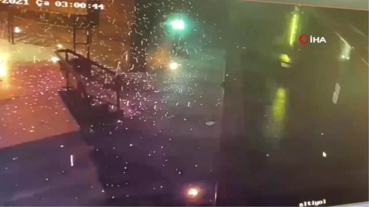Kadıköy\'de restoranda yangın sonrası korkutan patlama kamerada