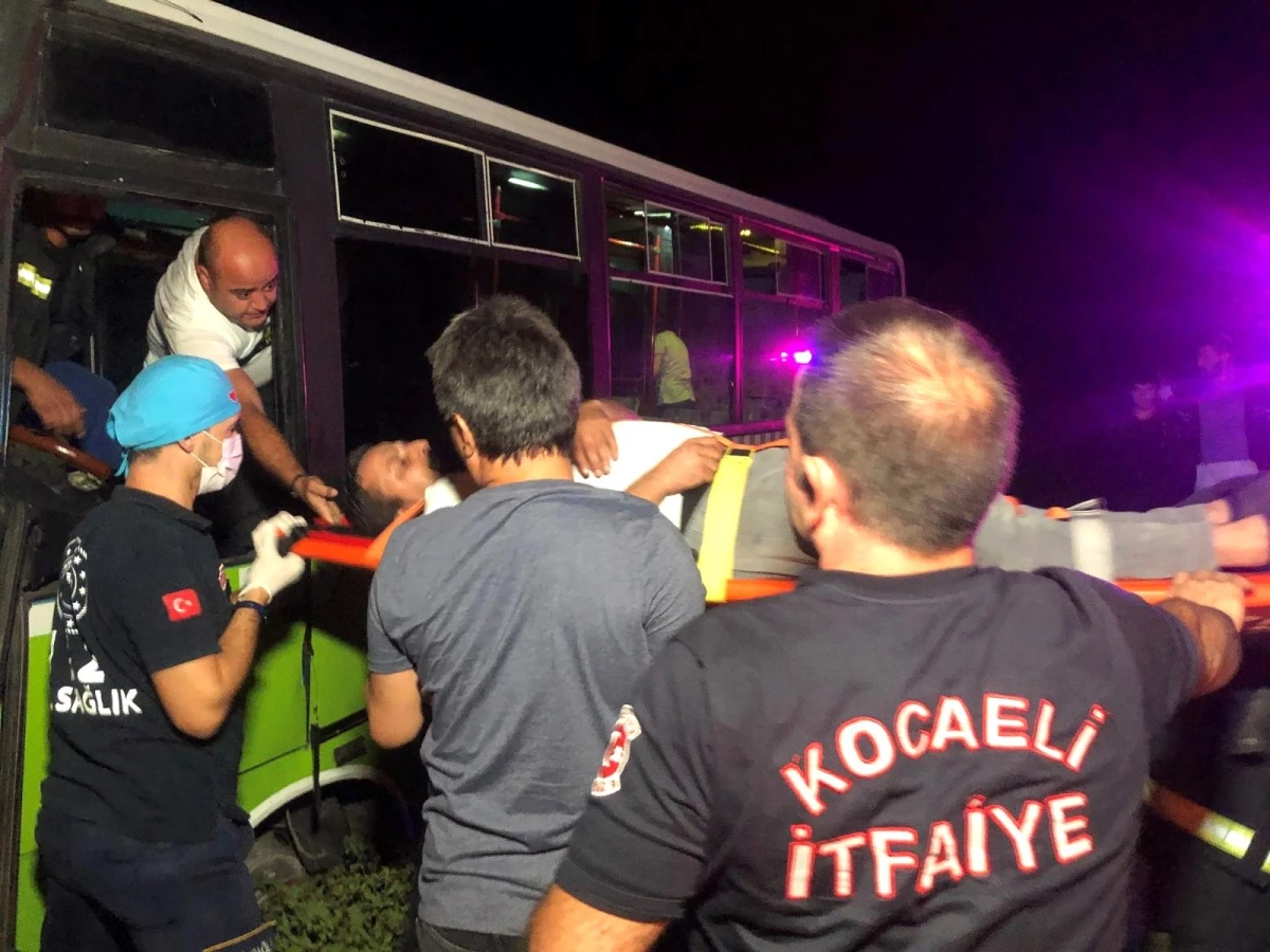 Kazada yaralanan otobüs sürücüsü "Benim çalışmam lazım" diyerek ambulanstan inmek istedi