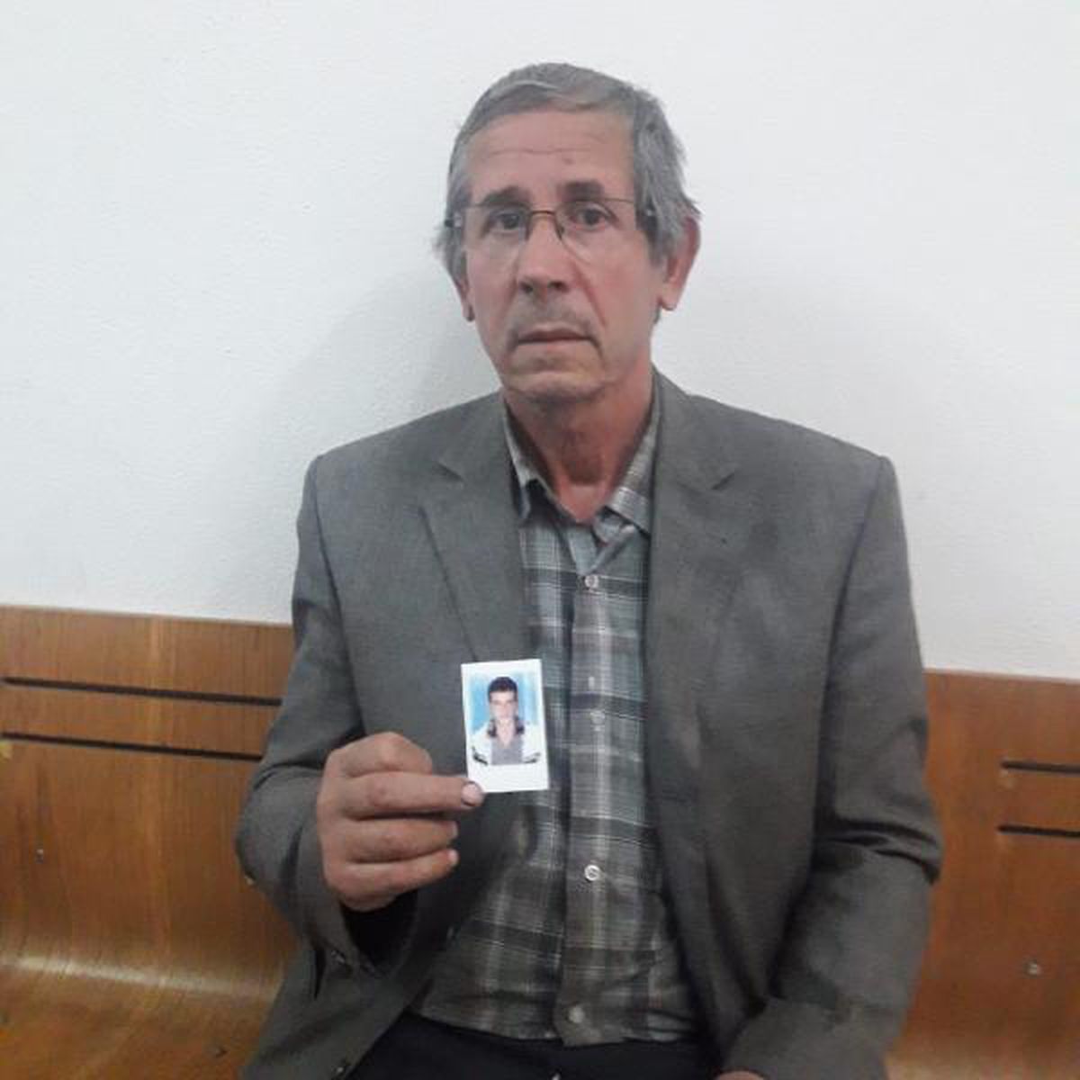 Kendilerini murçla yaralayan 9 yıldır tutuklu oğulları için beraat istediler
