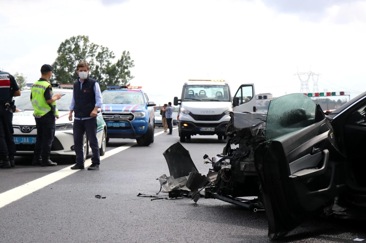 Kuzey Marmara Otoyolunda 3 araçlı zincirleme kaza: 2 yaralı
