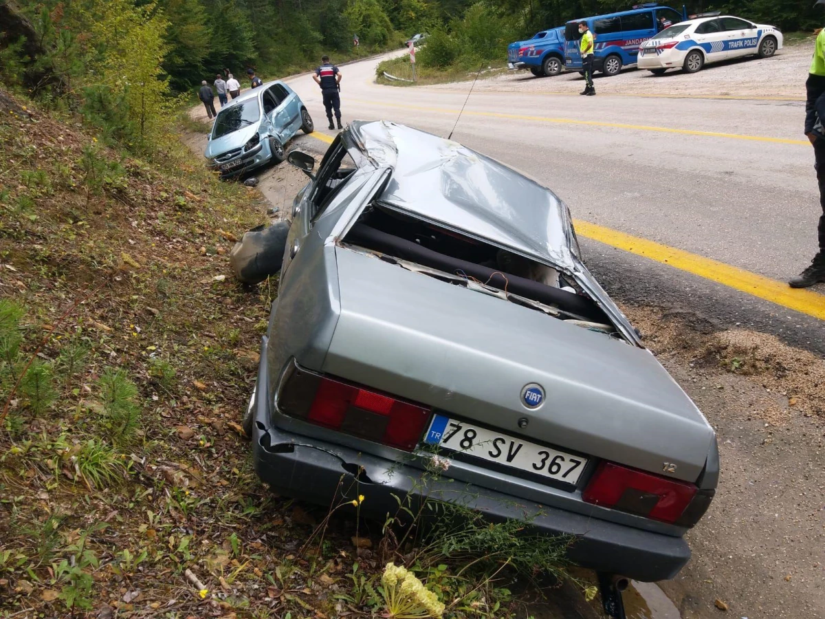 Son dakika haber | Sakarya ve Karabük\'teki trafik kazalarında 5 kişi yaralandı