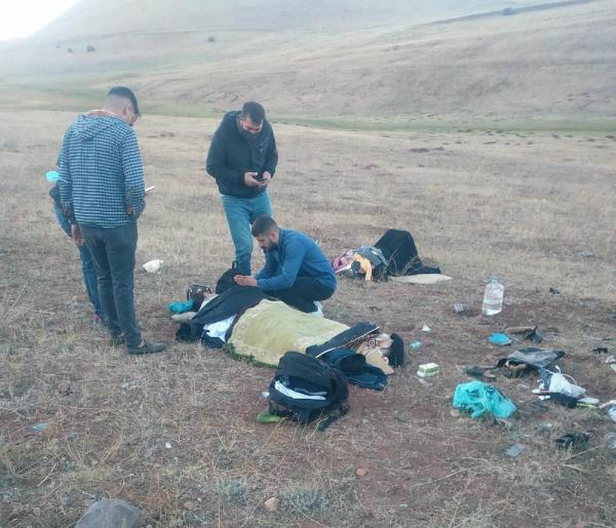 Son dakika haberi... Şarampole devrilen otomobildeki 1 bebek öldü, 3 kişi yaralandı