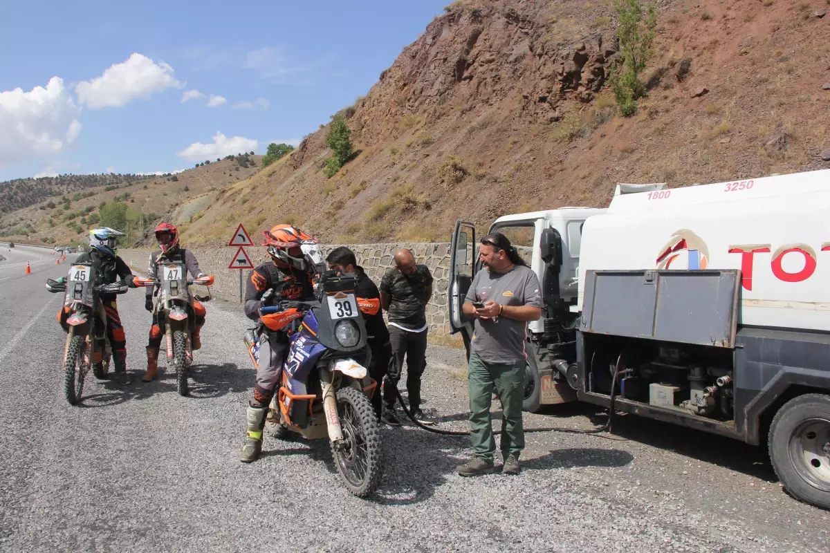 TransAnatolia Rally Raid\'de sürücüler Sivas\'a ulaştı (1)