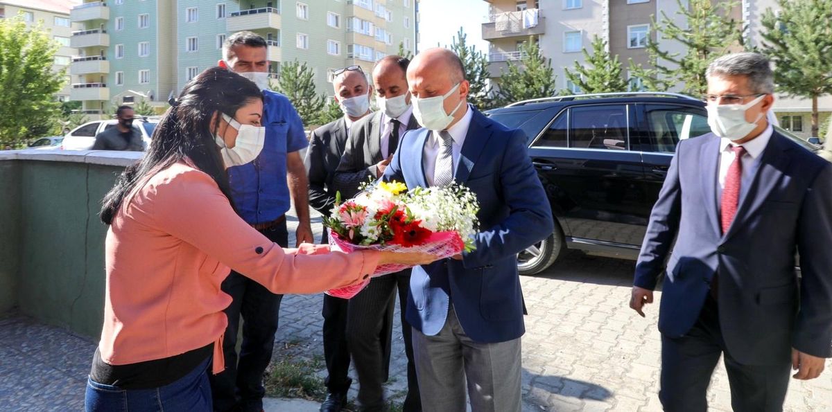 Vali Varol\'dan Damızlık Koyun Keçi Yetiştiricileri birliğine ziyaret