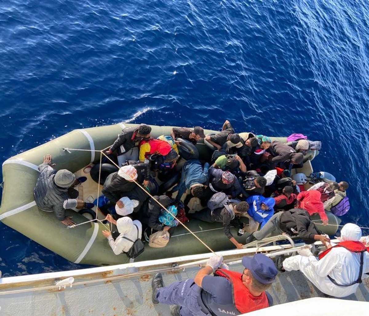 Yunan Sahil Güvenliği ekipleri göçmenleri ölüme terk ediyor