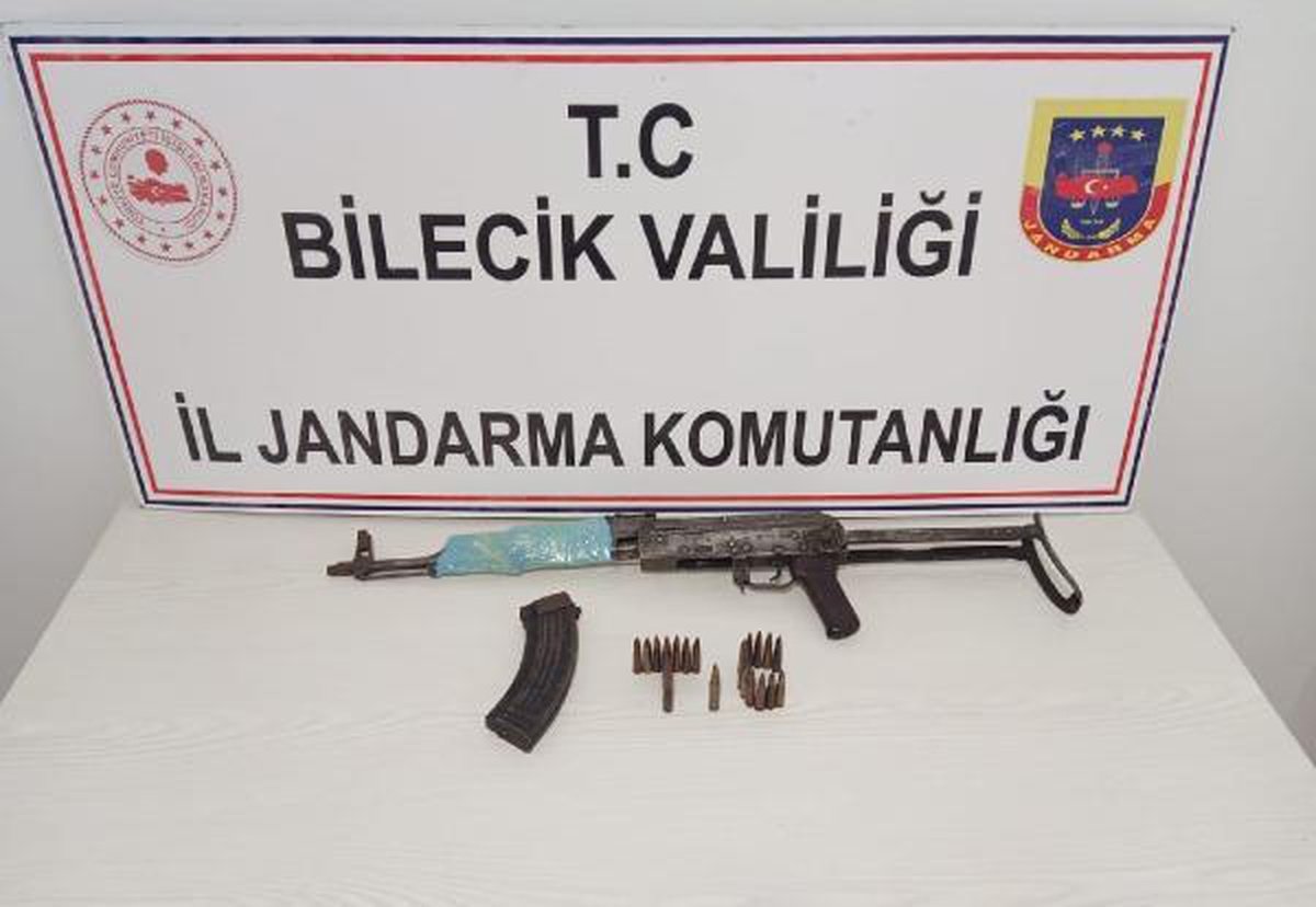 Aracında silah ele geçirildi, gözaltına alındı