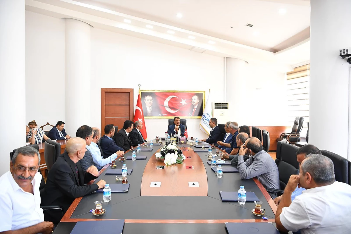 Doğanyol Belediye Başkanı ve beraberindeki heyetten Başkan Gürkan\'a ziyaret