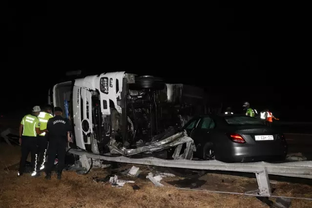 edirne istanbul otoyolu nda meydana gelen zincirleme trafik kazasinda 6 kisi yaralandi son dakika