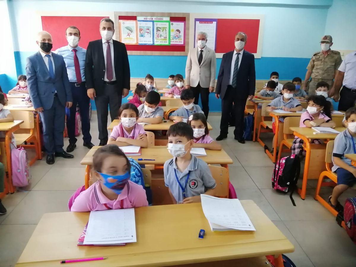 İslahiye ve Araban\'da İlköğretim Haftası kutlandı
