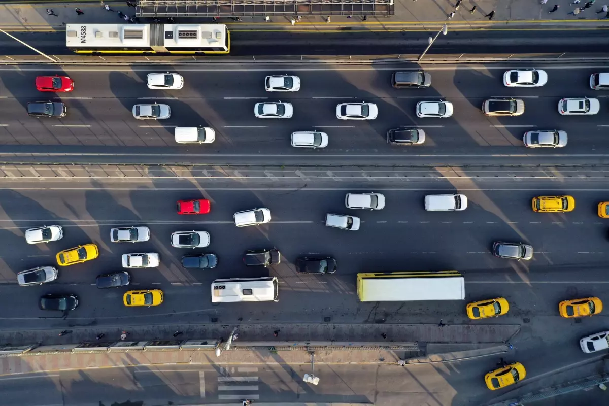 Drone - Sabah saatlerinde trafik yoğunluğu yaşanıyor