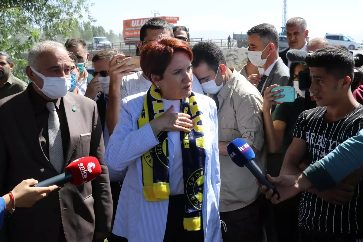 İYİ Parti Genel Başkanı Akşener Ağrı\'da esnafı ziyaret etti