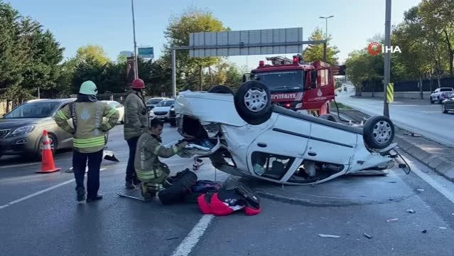 Maslak'ta servis aracına çarpan otomobil takla attı: 2 yaralı