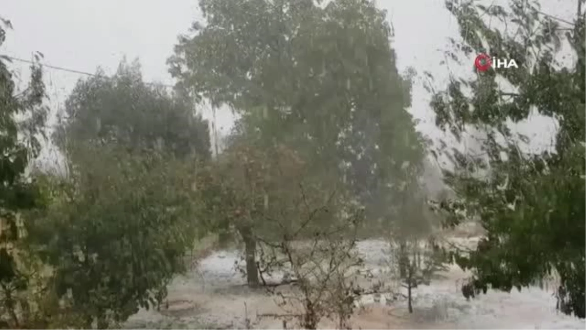 Mersin\'de şiddetli yağmur ve dolu etkili oldu