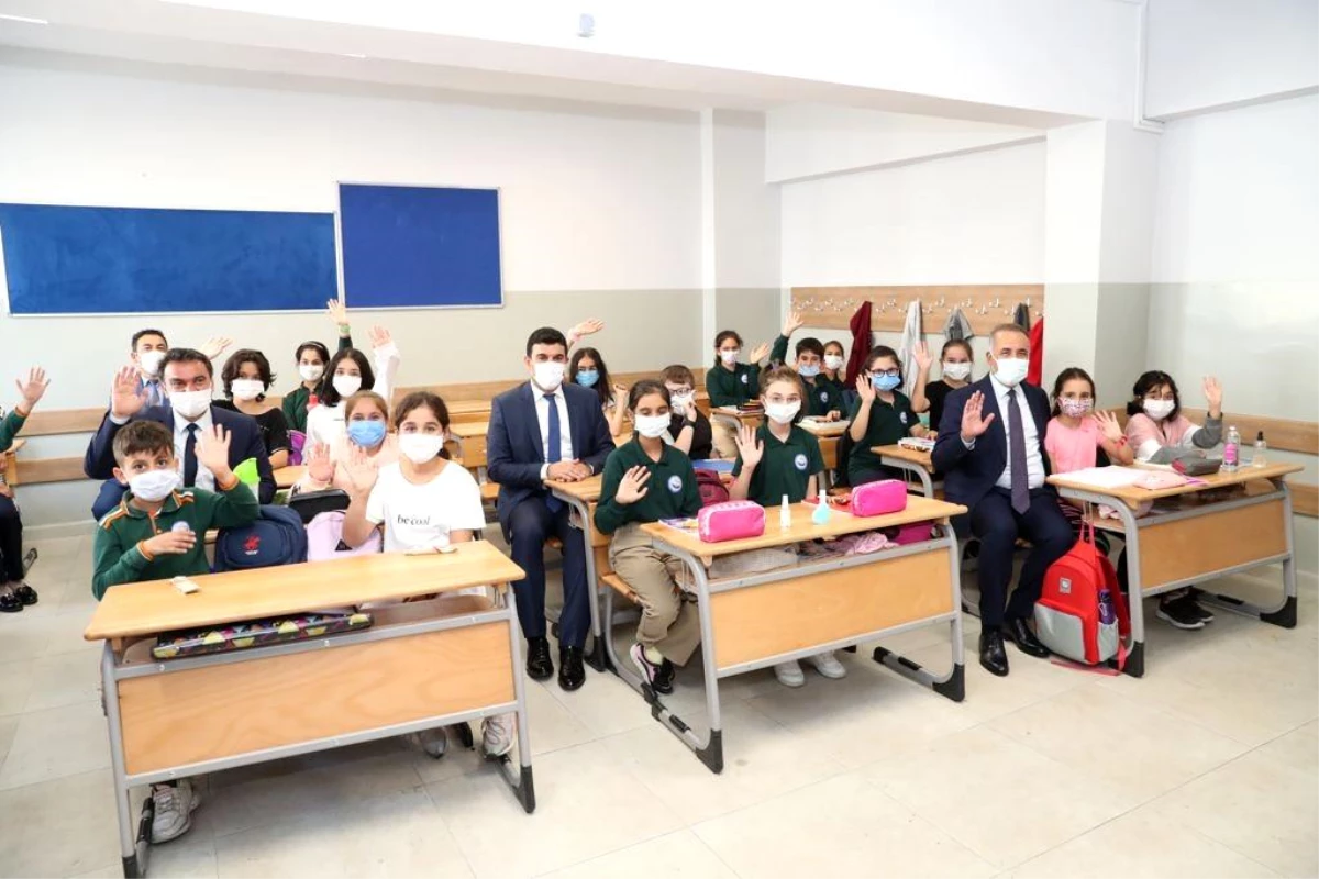 Sultangazi\'de 2021-2022 Eğitim Öğretim Yılı Açılış Töreni gerçekleştirildi
