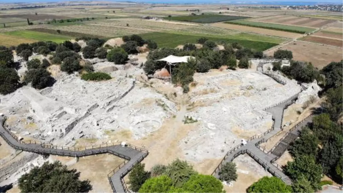 TROYA HAZİNELERİ, HİSARLIK TEPE\'NİN 3 BİN KURUŞA KAMULAŞTIRILMASIYLA KURTULMUŞ