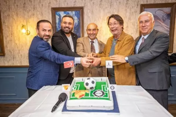 Tunç Soyer: İzmir, Türkiye'ye centilmenlik dersi verecek Tunç Soyer: İzmir, Türkiye'ye centilmenlik dersi verecek