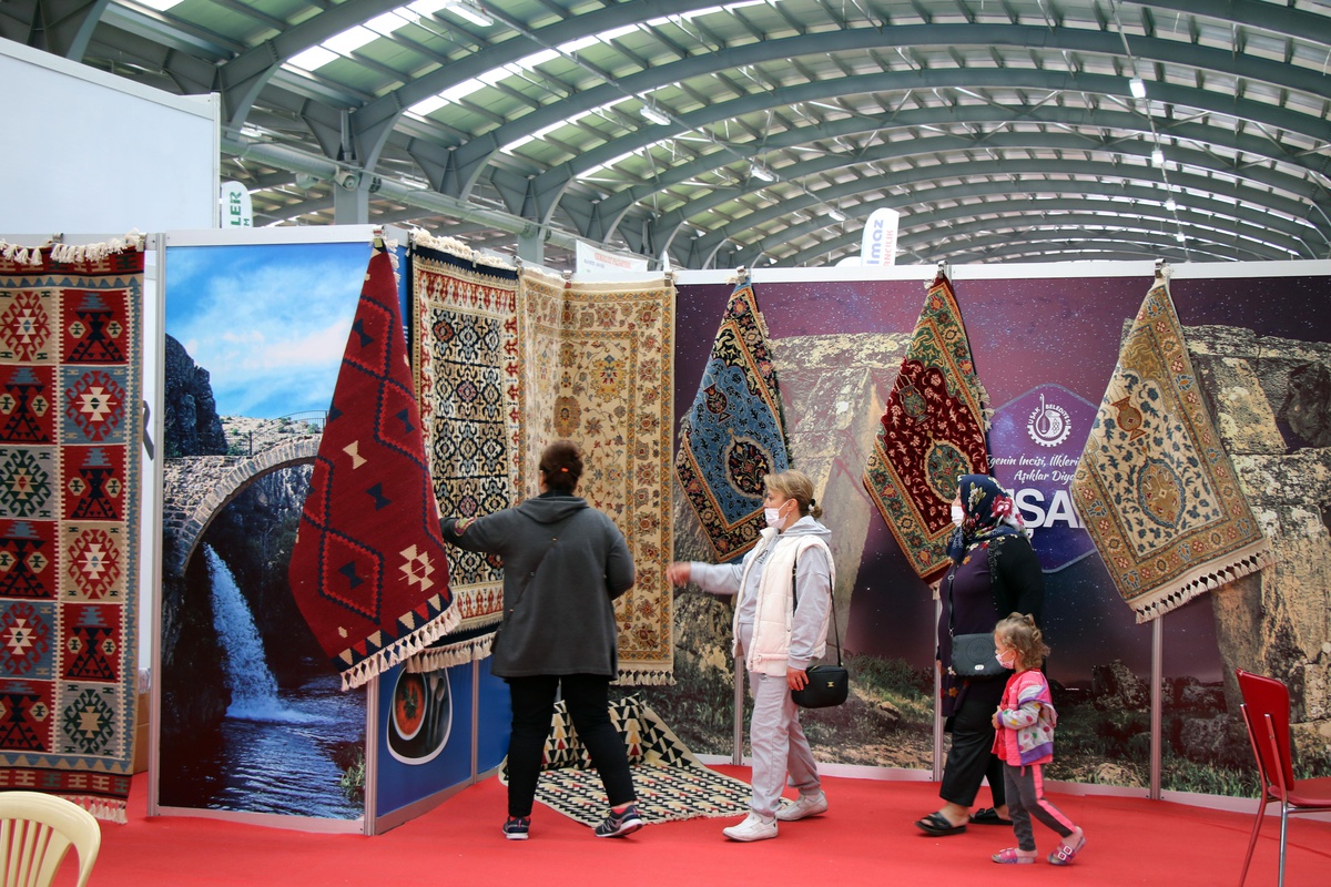 Uşak 6. Tarım ve Hayvancılık Teknolojileri Fuarı açıldı