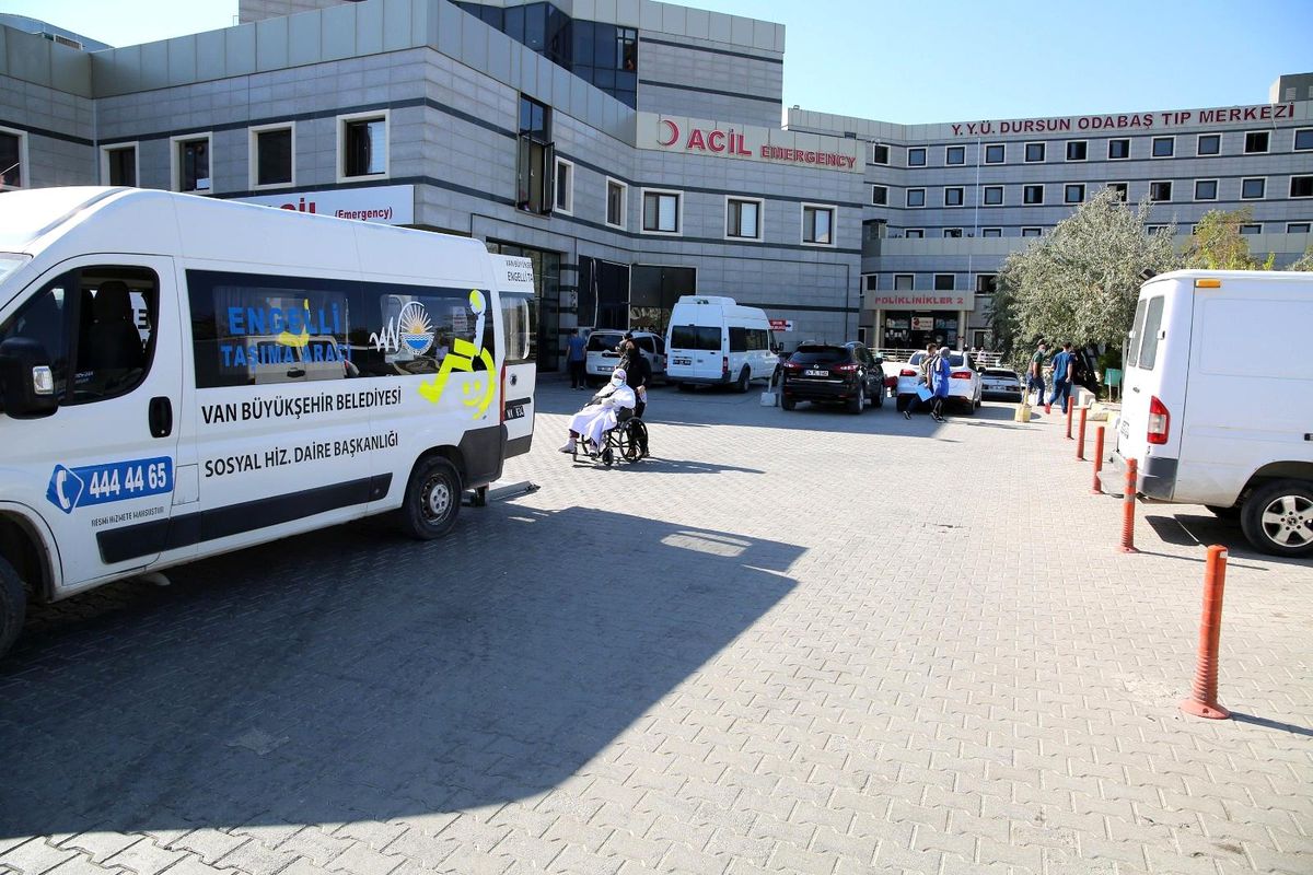 Van Büyükşehir engelli taşıma aracı ile engel tanımıyor