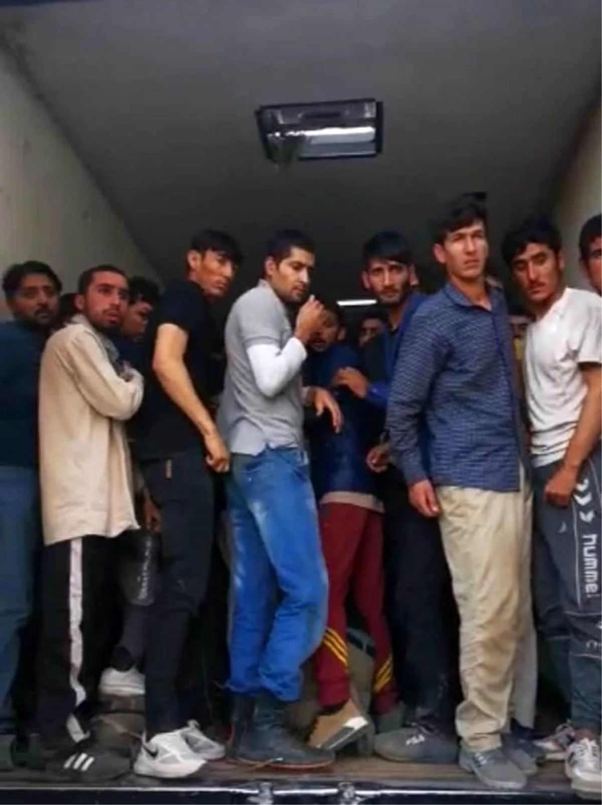 Van\'da 158 düzensiz göçmen yakalandı