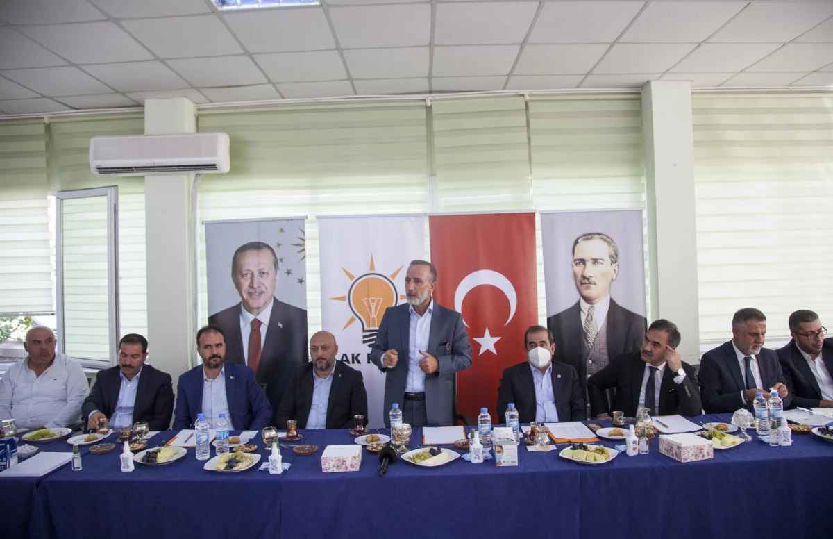AK Parti Bitlis milletvekilleri Kiler ve Taşar, Ahlat Kaymakamı Dağ\'ı ziyaret etti