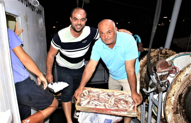 Akdeniz'den balıkçılar ilk avları ile dönmeye başladı