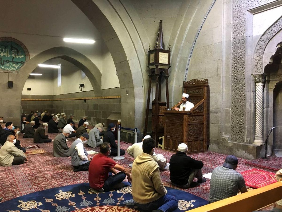 Cuma vaazında ticarette dürüstlük anlatıldı