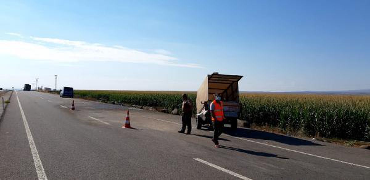 Diyarbakır\'da kamyon ile işçi minibüsü çarpıştı: 1 ölü, 19 yaralı