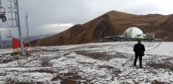 İlk kar Erzurum'da Palandöken Dağı'na düştü