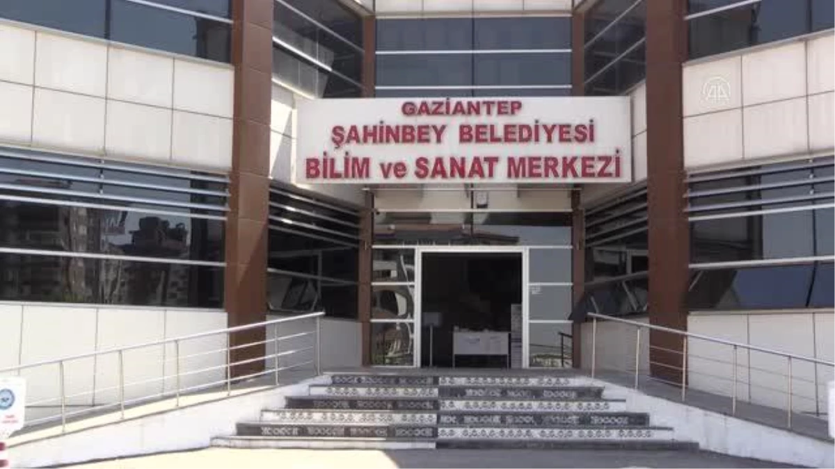 GAZİANTEP - Bilim Sanat Merkezi\'ndeki "Mikroskobik Canlılar Müzesi", öğrencilerin ilgi odağı oldu